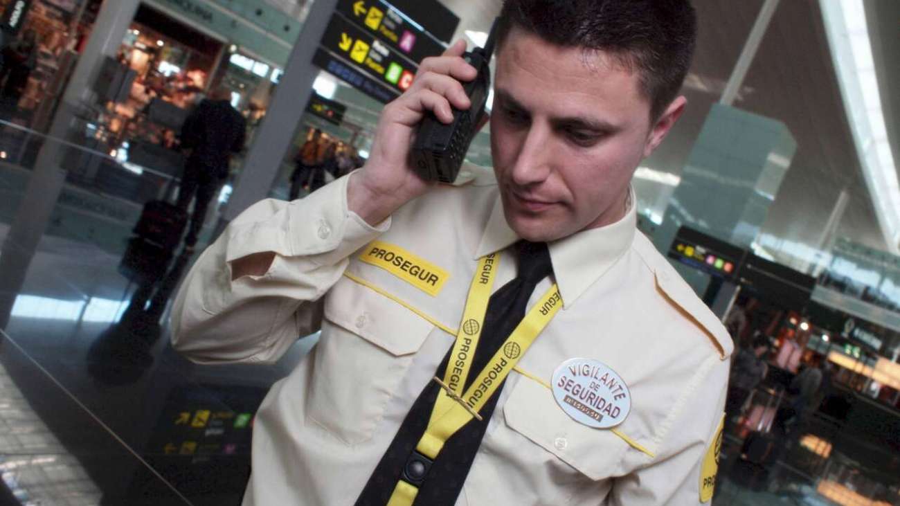 Se buscan 6 vigilantes de seguridad para trabajar en el aeropuerto de  Madrid: Indefinido + plus de 200 € al mes