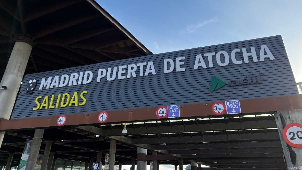 El robo de cables en varios puntos de la línea Madrid-Sevilla provoca retrasos en el AVE.