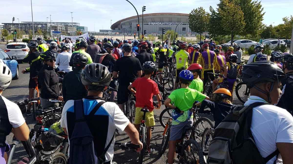 Marcha ciclista en Madrid con cortes de tráfico en más de 20 calles este viernes.