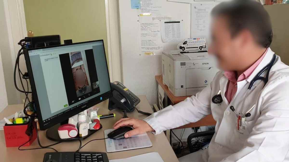 Médico suspendido por duplicar atenciones y crear citas falsas en su centro de salud.