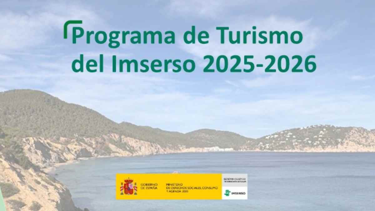 Programa de Turismo del Imserso 2025-2026 con paisaje costero de destino vacacional.