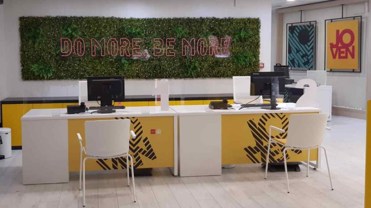 Oficina Joven de la Comunidad de Madrid con servicio gratuito de orientación juvenil sobre empleo y formación