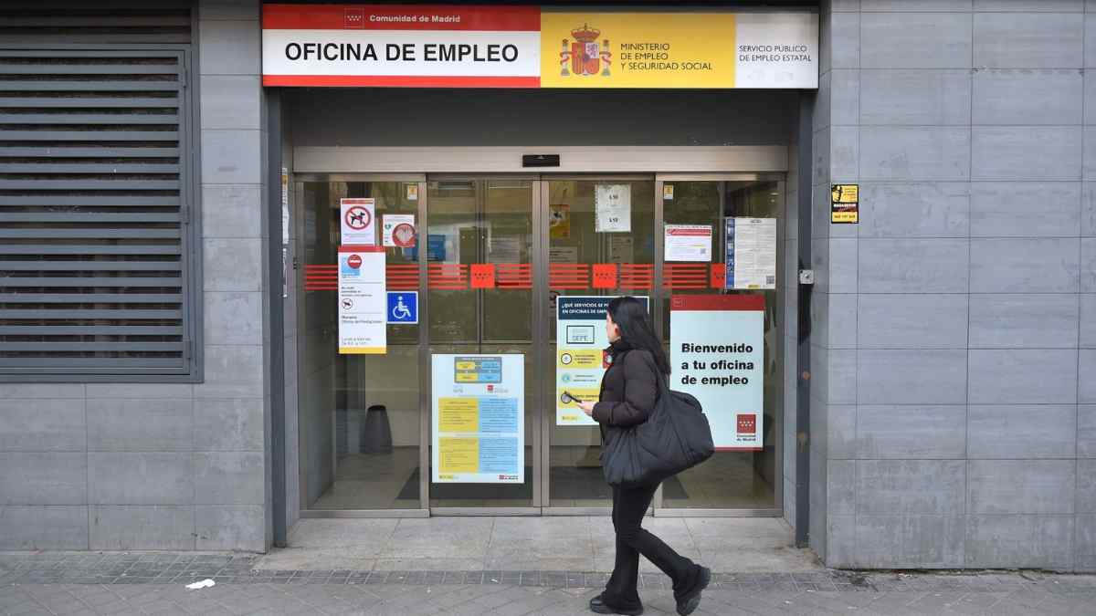 Oficina de empleo del SEPE en un proceso de despido con posible readmisión