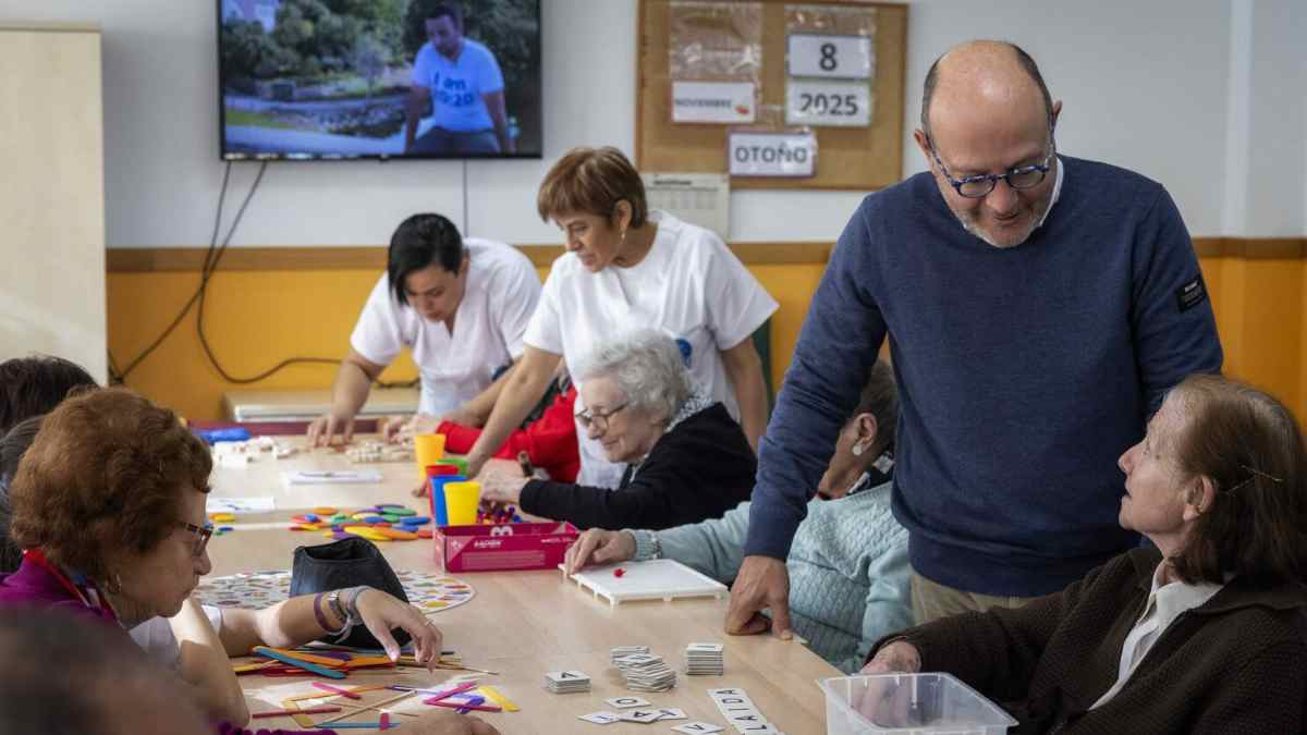 Taller de autocuidados para personas con enfermedad crónica en asociación de pacientes en Madrid