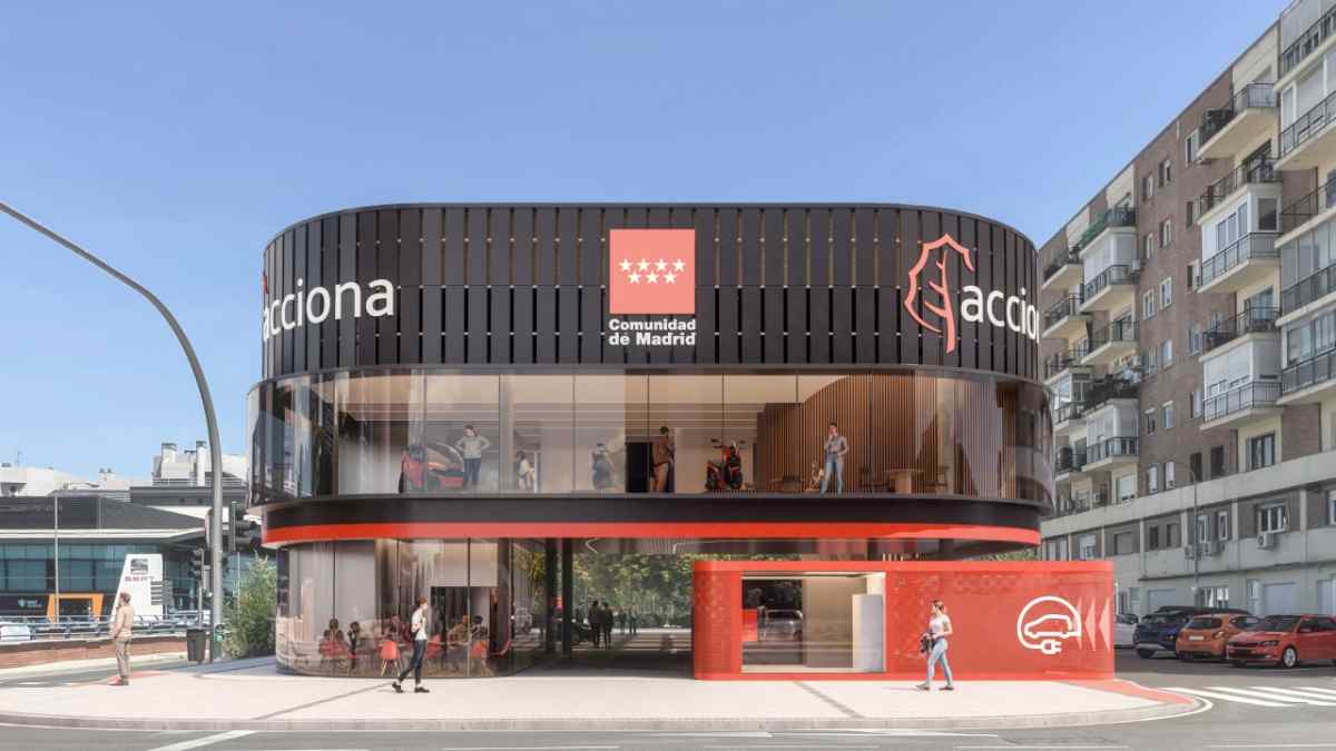 Electrolinera pública en la M-30 de Madrid con carga ultrarrápida y energía renovable