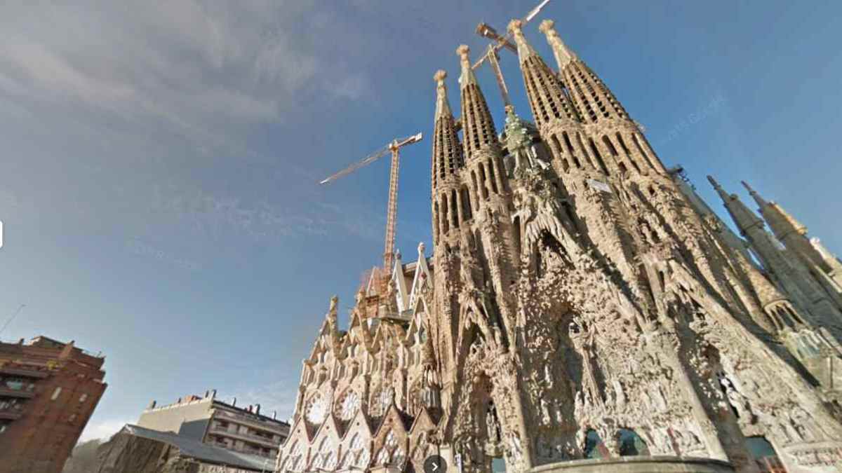 Vista inmersiva de la Sagrada Familia en Barcelona desde Google Maps