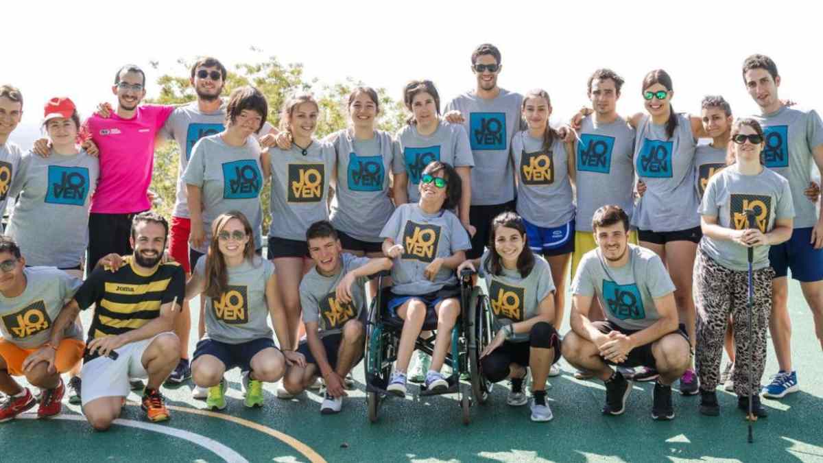 Campamentos Modo Avión para jóvenes de 12 a 17 años en actividades al aire libre