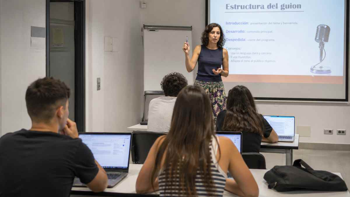 Curso gratuito para jóvenes en Madrid con formación práctica en aula del Ayuntamiento