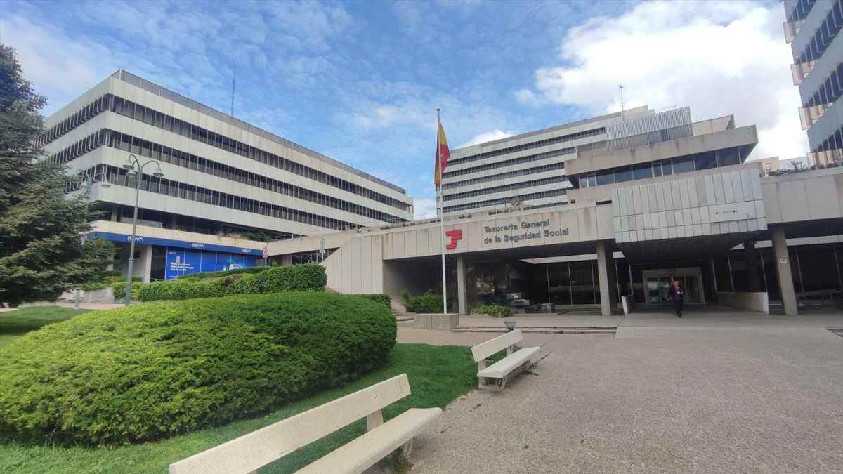 Entrada de la Tesorería General de la Seguridad Social donde se gestionan trámites de jubilación anticipada y pensiones
