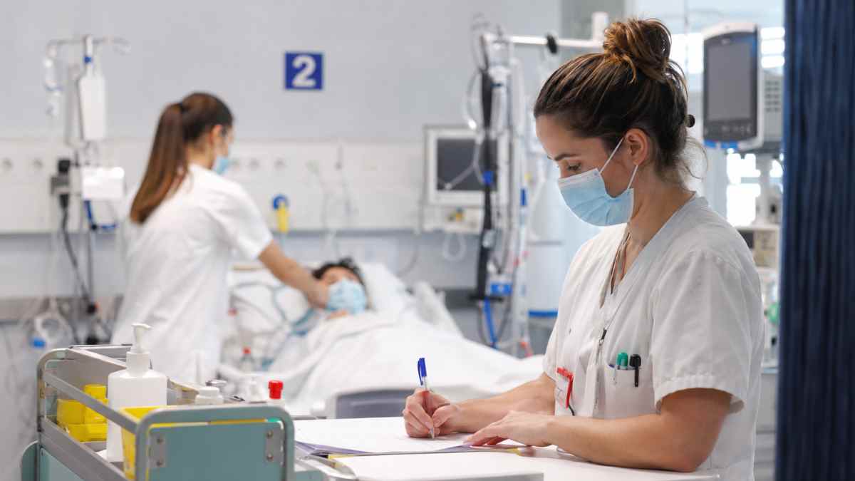 Profesional de Enfermería en un hospital de la Comunidad de Madrid vinculada a la bolsa temporal para nuevas contrataciones