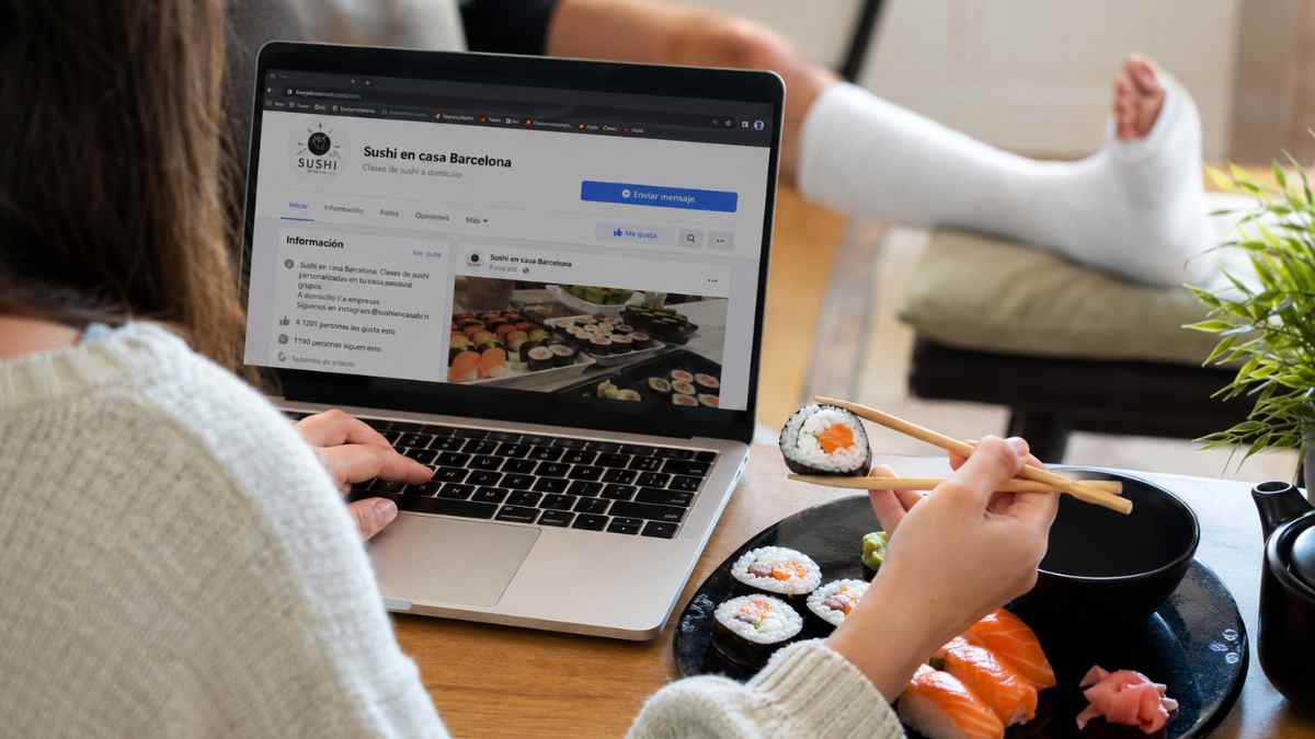 Trabajadora de baja médica vinculada a una página de sushi en una imagen relacionada con un despido declarado improcedente