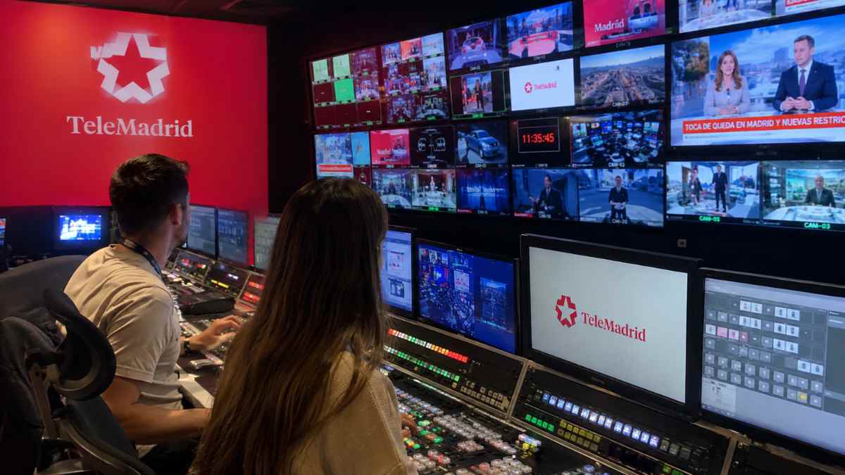 Control de realización de Telemadrid durante una emisión del Máster en Televisión 360 de la Universidad Complutense