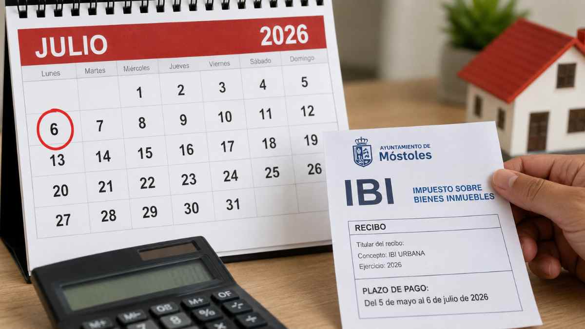 Recibo del IBI de Móstoles junto a un calendario que señala el 6 de julio como fecha límite de pago
