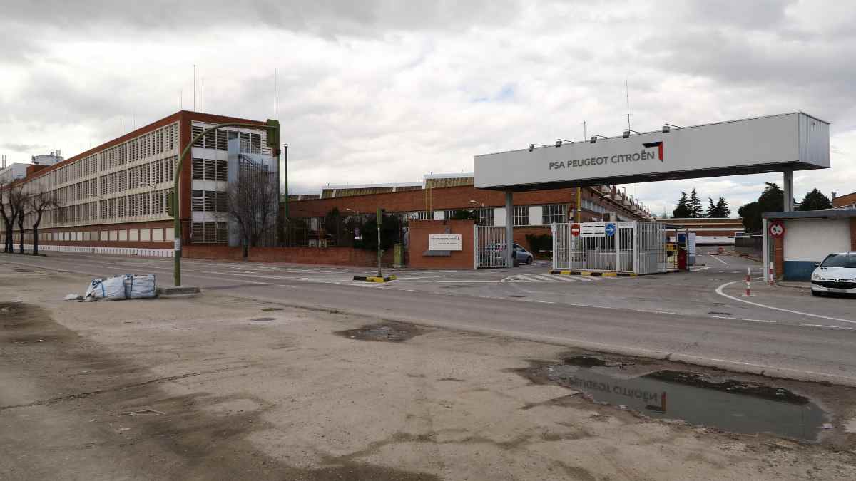Entrada de la fábrica de Stellantis en Villaverde (Madrid), donde la empresa ha planteado un ERE para 175 trabajadores.