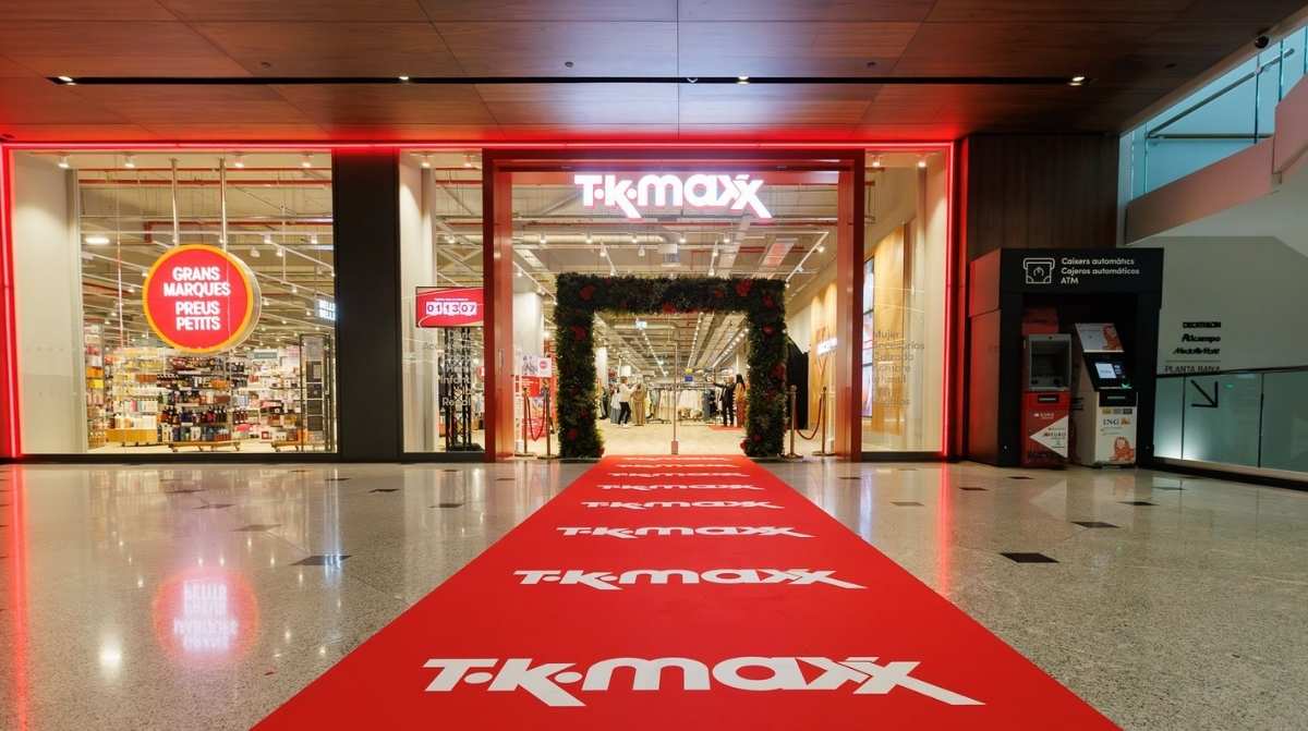 Entrada de la tienda TK Maxx en Madrid, el nuevo outlet de grandes marcas con descuentos de hasta el 60 %