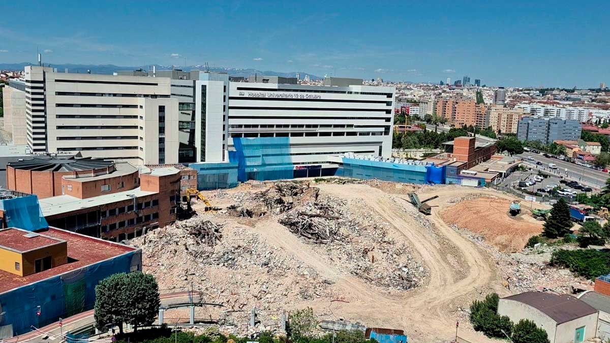 Demolición del hospital 12 de Octubre y obras para nuevos jardines en Madrid