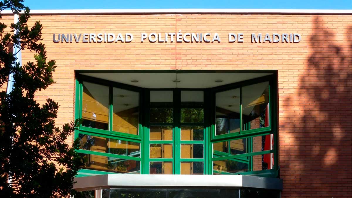 Fachada de la Universidad Politécnica de Madrid, oferta de empleo en la UPM