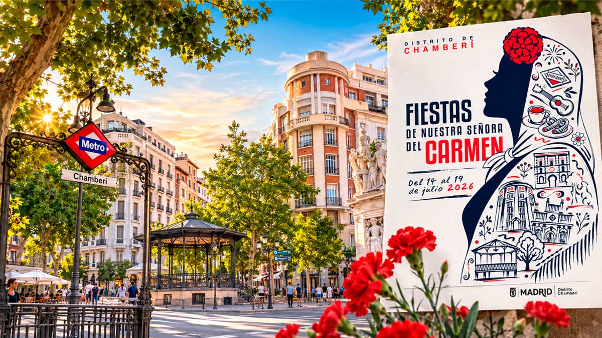 Cartel de las Fiestas del Carmen en Chamberí 2026 en una plaza céntrica de Madrid