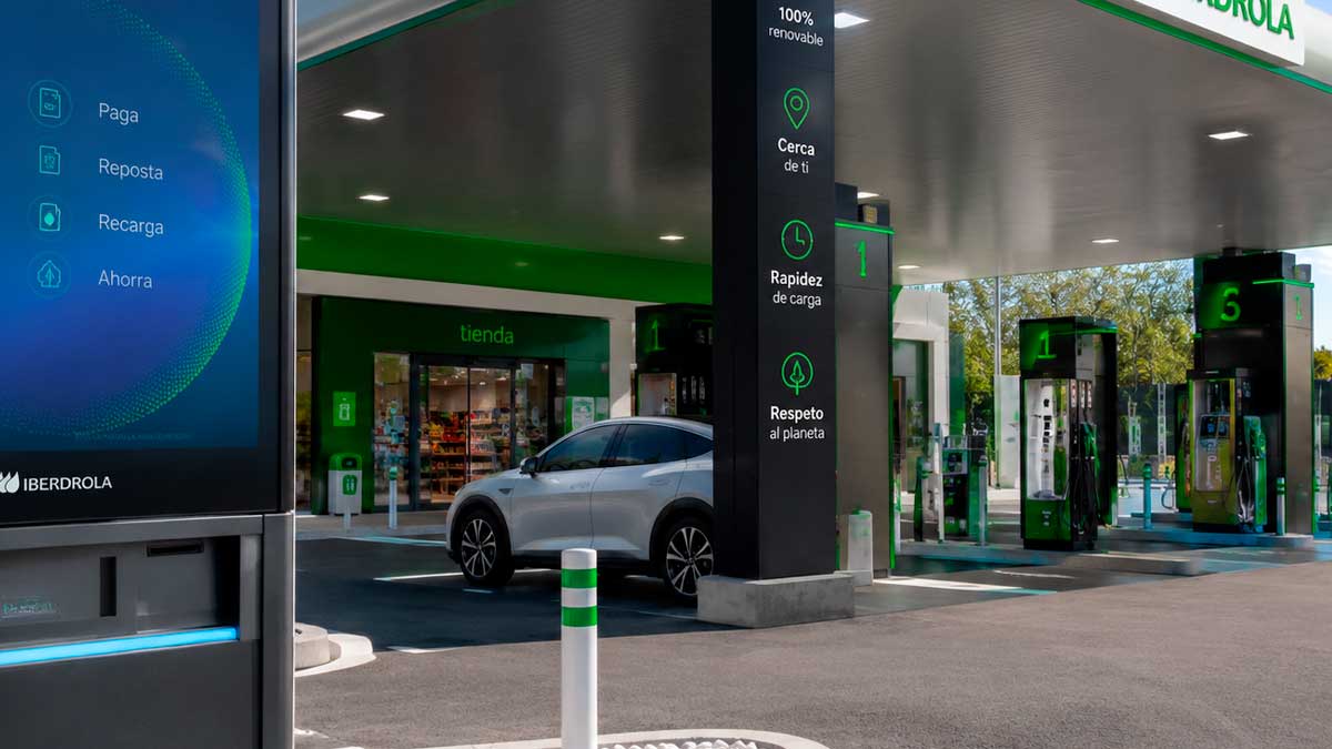 Gasolinera inteligente con pantallas LED
