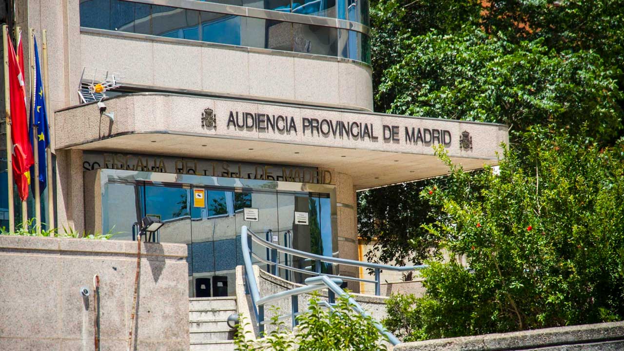 Fachada de la Audiencia Provincial de Madrid, donde se celebra el juicio por la presunta estafa de 411.920 euros