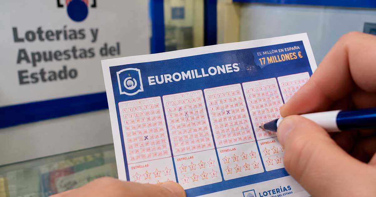 Boleto de Euromillones en una administración de Loterías y Apuestas del Estado