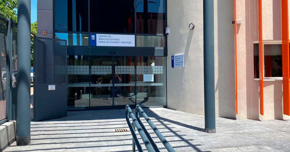 Centro de Servicios Sociales de Madrid vinculado a la atención de menores y familias