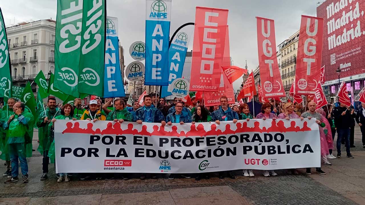 Profesores de la educación pública se manifiestan en Madrid
