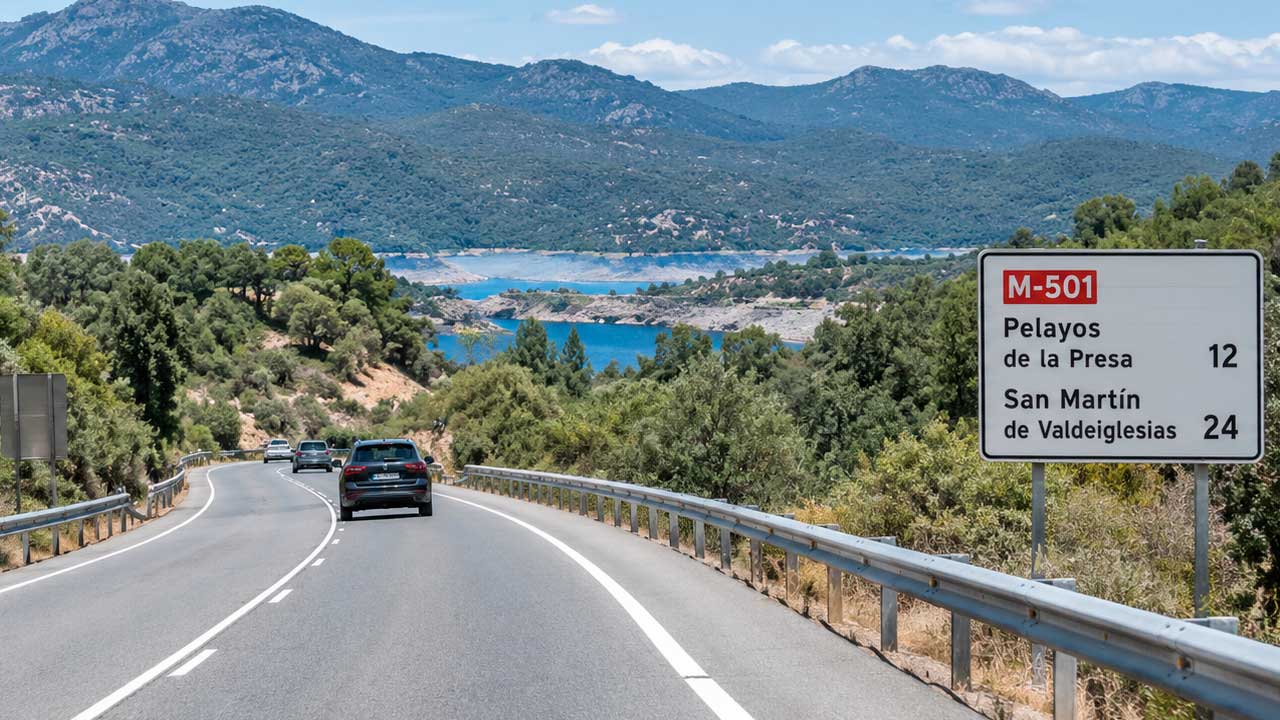 Carretera M-501 entre Pelayos de la Presa y San Martín de Valdeiglesias