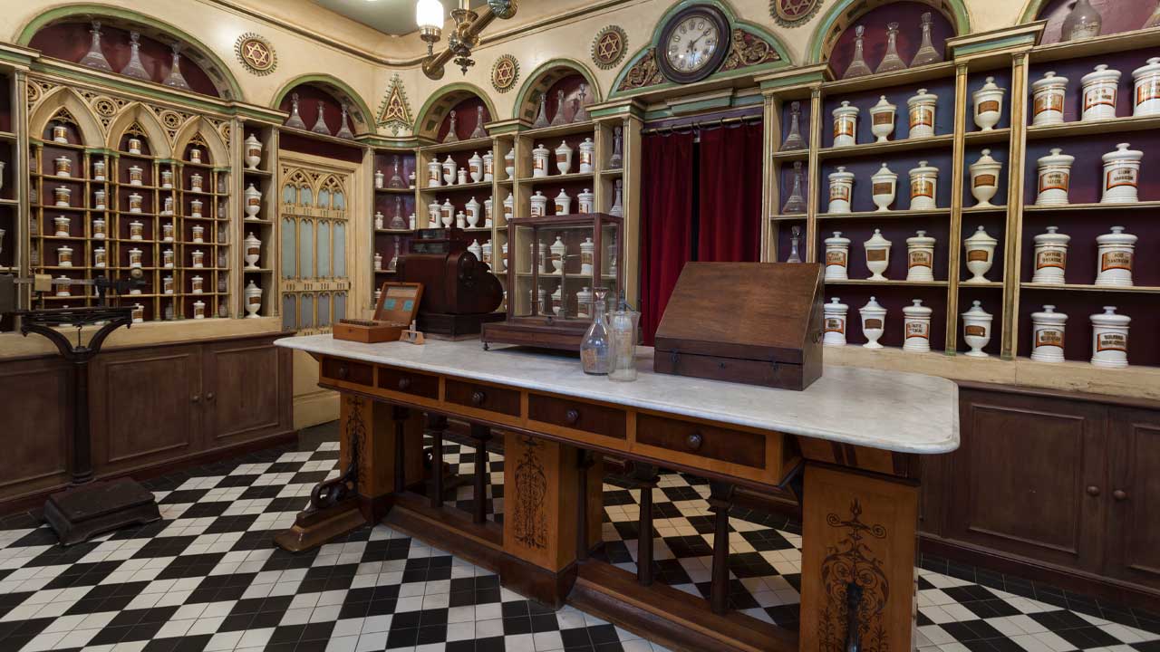 Museo de la Farmacia Hispana de la Complutense en Madrid