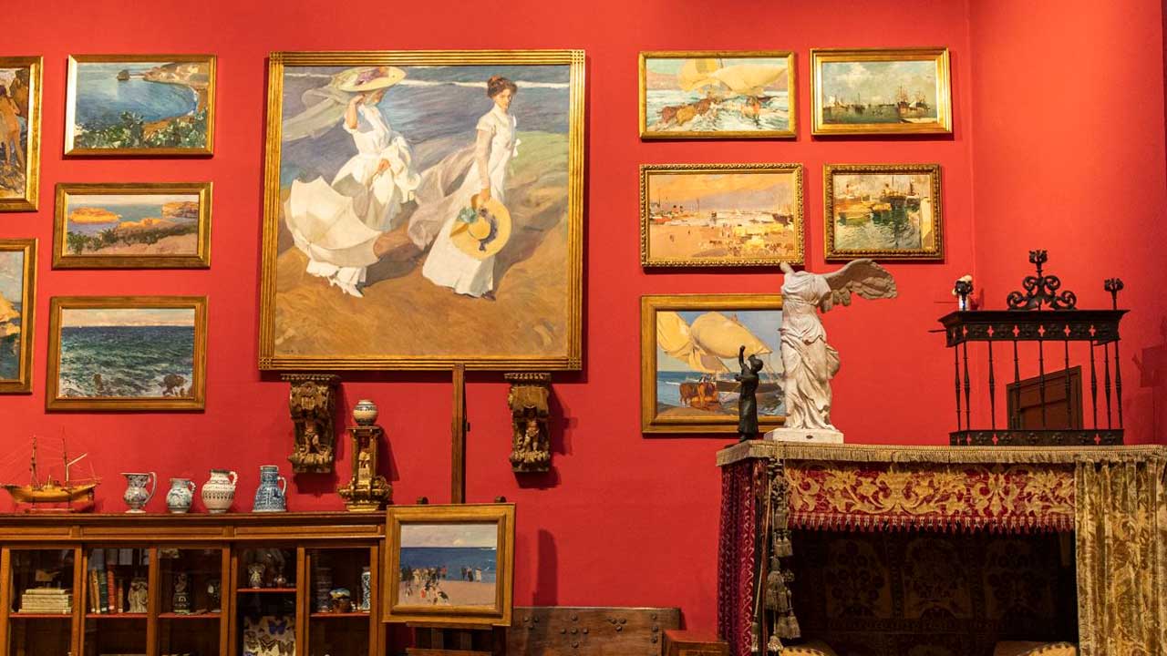Interior del Museo Sorolla de Madrid con varias obras del pintor expuestas