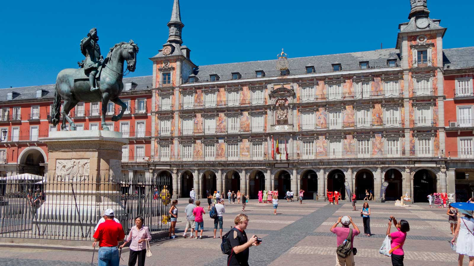 Plaza Mayor de Madrid durante la ruta por el Madrid de los Austrias