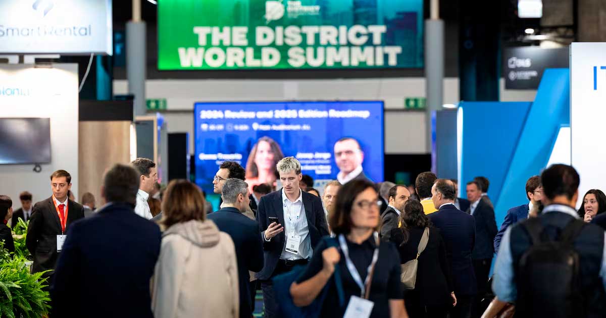 Profesionales del sector inmobiliario durante The District en Madrid