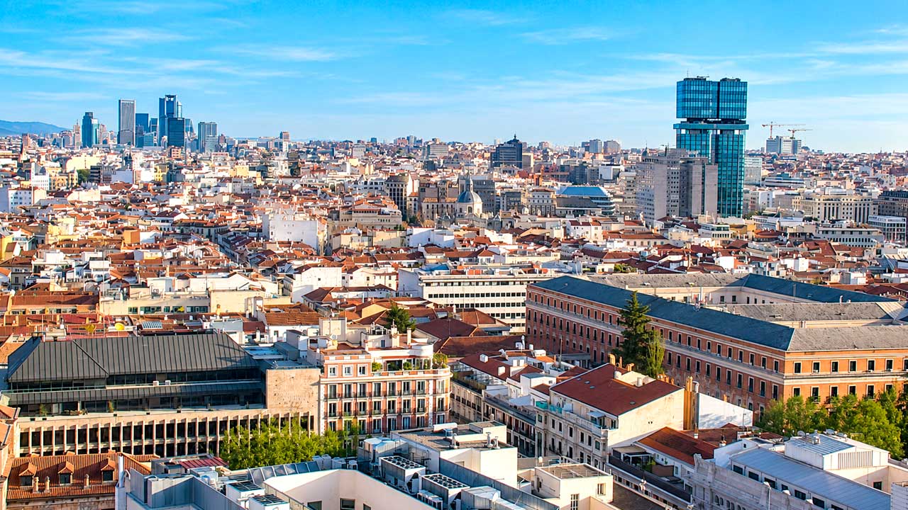 Vista de Madrid con cielo despejado durante el fin de semana