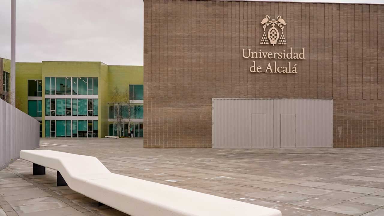 Universidad de Alcalá, que colaborará con el INSS en la revisión de los tiempos de baja laboral