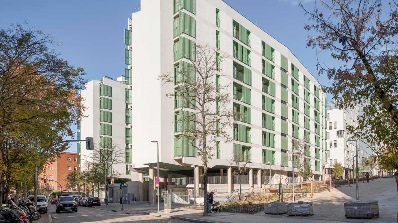 Bloque de viviendas públicas en Madrid gestionadas por la Agencia de Vivienda Social