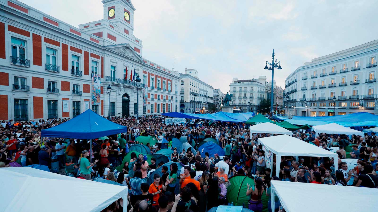 Acampada en la Puerta del Sol de Madrid pendiente del desalojo