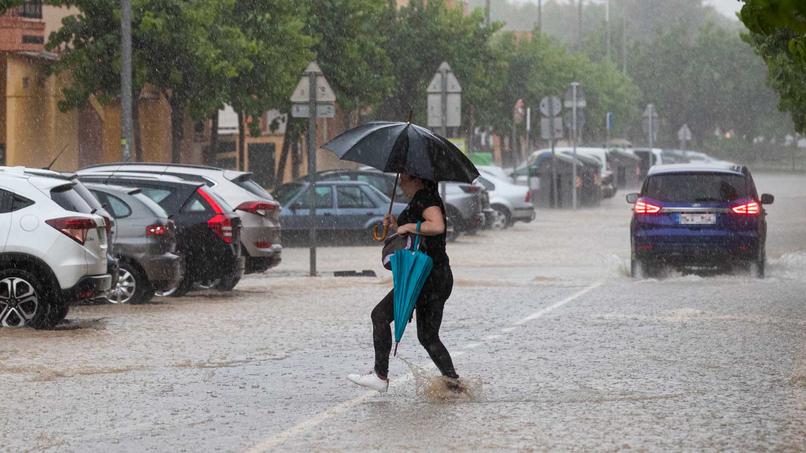 Fuertes lluvias en Madrid durante un aviso amarillo de AEMET