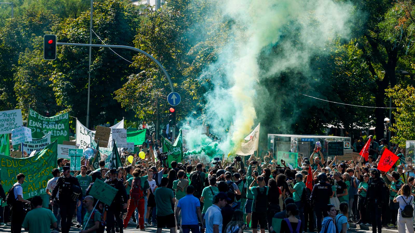 Manifestación de profesores en Madrid durante la huelga indefinida de octubre de 2026 para reclamar mejoras en la educación pública.