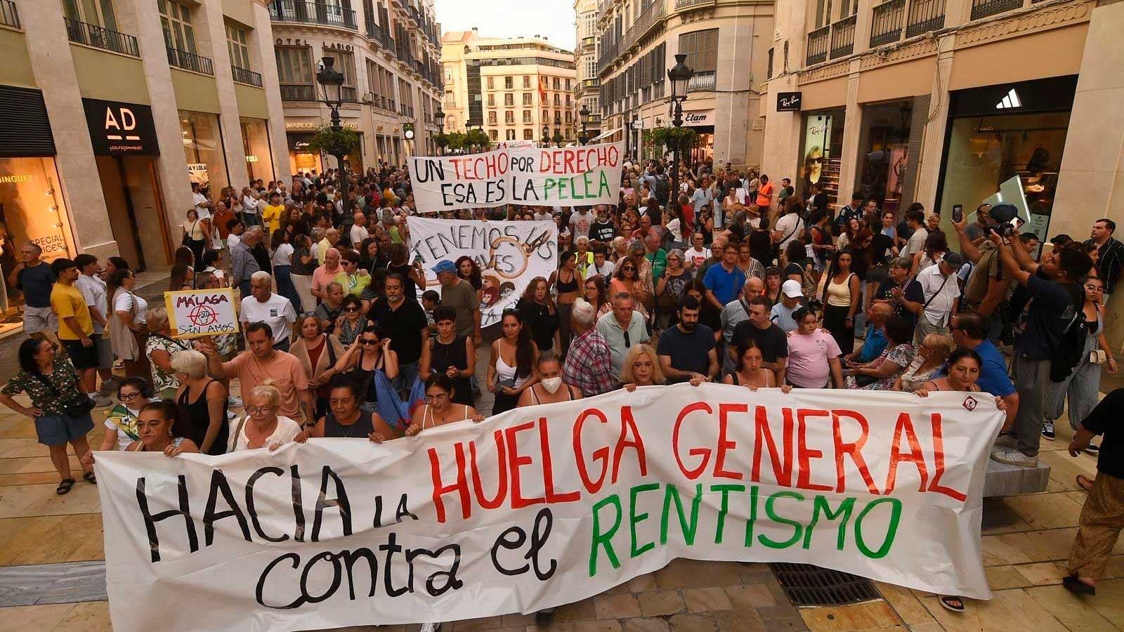 Manifestantes por el derecho a la vivienda confluyen en Cibeles durante la marcha de Madrid del 3 de octubre de 2026.