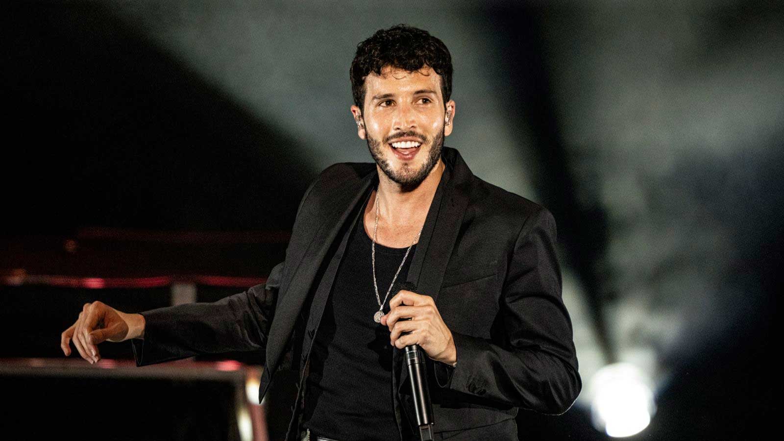 Sebastián Yatra durante un concierto, artista de Hispanidad 2026 en Madrid