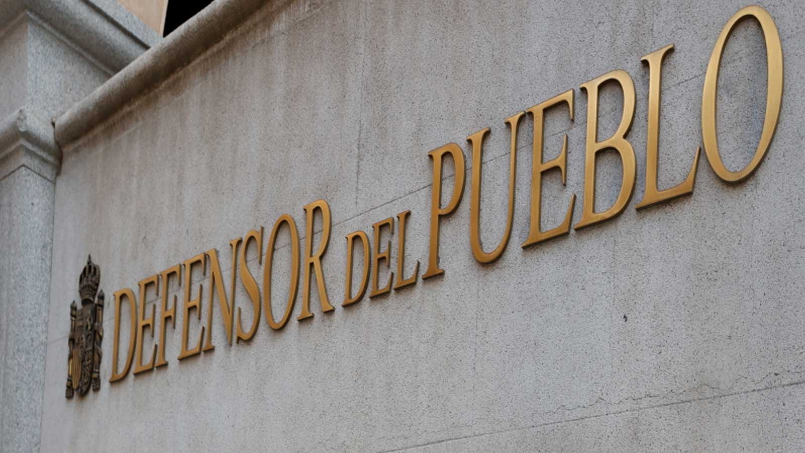 Fachada de la sede del Defensor del Pueblo, donde un vecino de El Escorial ha presentado una reclamación por la plusvalía municipal.